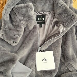 ALO Yoga Foxy Fur stone cold grey NWT jacket